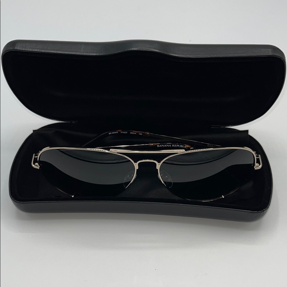 NEW✨Banana Republic✨             
Gold Frame Sunglasses - Picture 4 of 7
